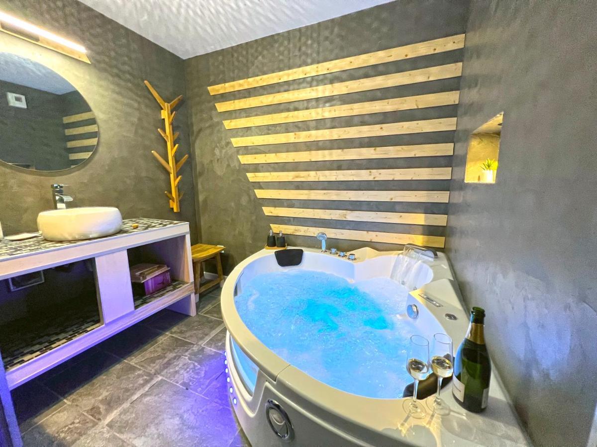 Gite Cosy Avec Jacuzzi Classe 3 Etoiles Poncin Exterior photo