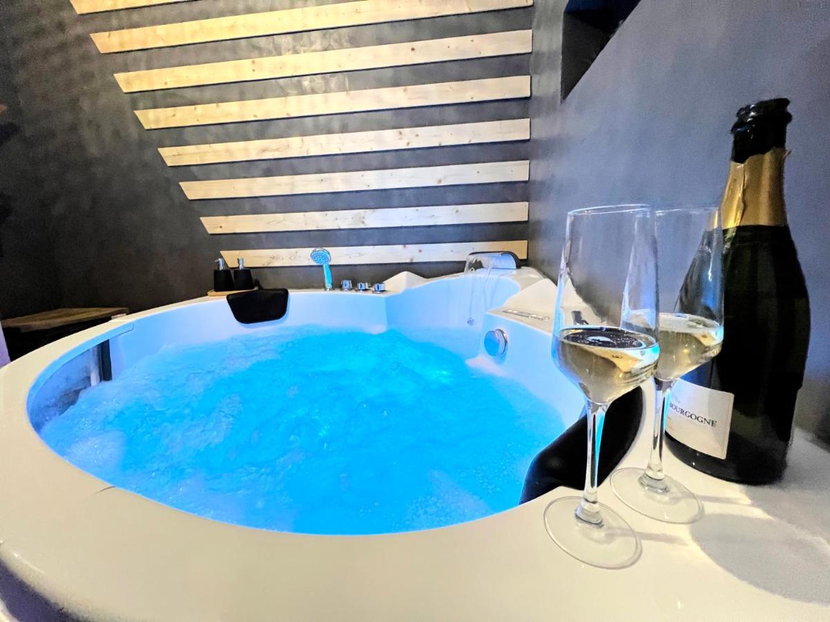Gite Cosy Avec Jacuzzi Classe 3 Etoiles Poncin Exterior photo